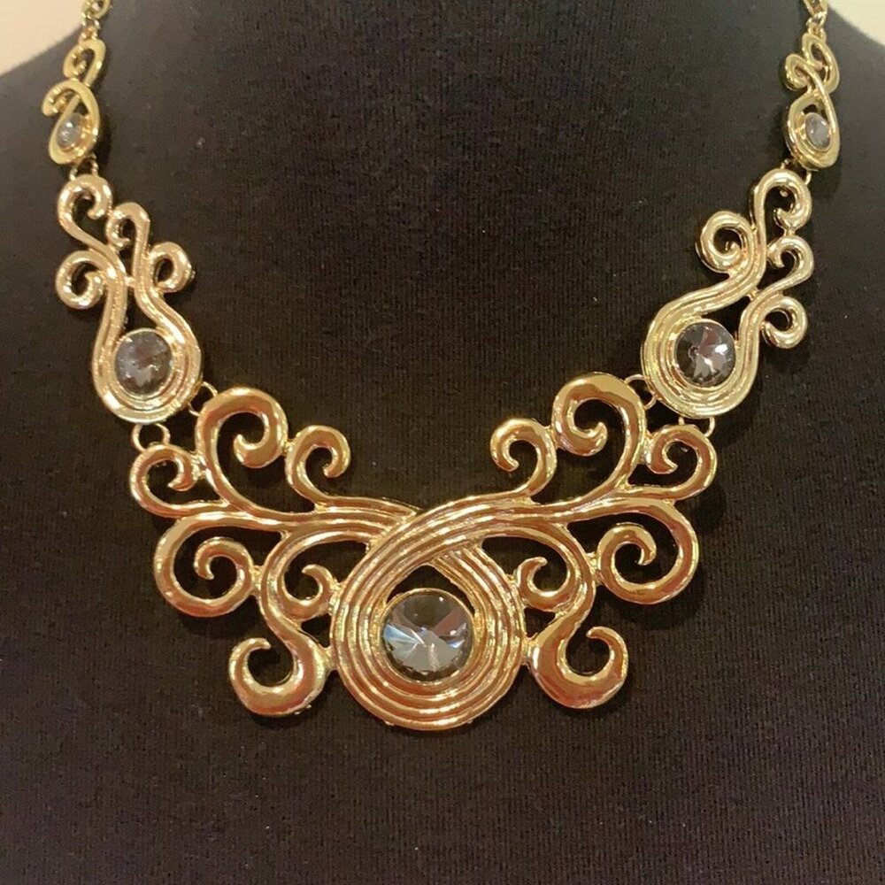 Magnolia By Treska Bib Statement Necklace Goldtone NWT - Picture 2 of 3